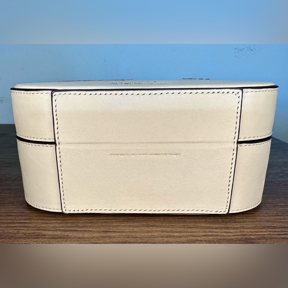 S⭕️LD‼️Coach X Jean Michel Basquiat Square Bag in Ivory - Picture 6 of 12
